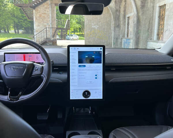 Белый Форд Mustang Mach-E, объемом двигателя 0 л и пробегом 79 тыс. км за 25300 $, фото 5 на Automoto.ua