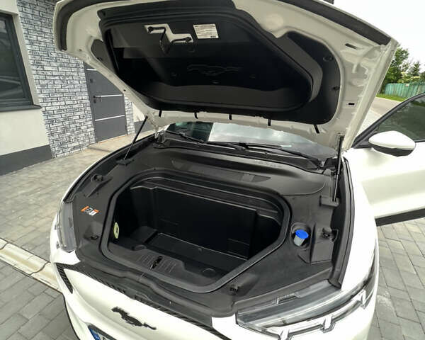 Білий Форд Mustang Mach-E, об'ємом двигуна 0 л та пробігом 34 тис. км за 27400 $, фото 20 на Automoto.ua