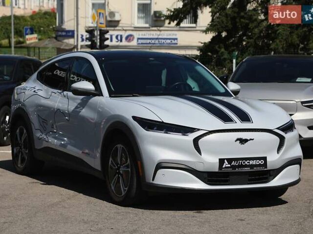 Белый Форд Mustang Mach-E, объемом двигателя 0 л и пробегом 67 тыс. км за 27500 $, фото 2 на Automoto.ua
