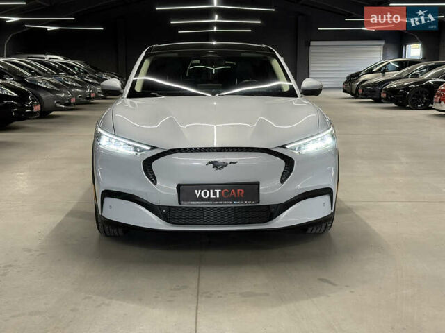 Белый Форд Mustang Mach-E, объемом двигателя 0 л и пробегом 228 тыс. км за 19900 $, фото 8 на Automoto.ua