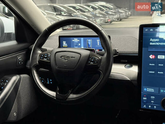 Белый Форд Mustang Mach-E, объемом двигателя 0 л и пробегом 228 тыс. км за 19900 $, фото 51 на Automoto.ua