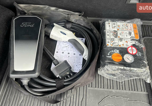 Белый Форд Mustang Mach-E, объемом двигателя 0 л и пробегом 56 тыс. км за 25700 $, фото 27 на Automoto.ua