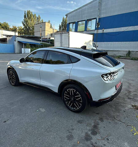 Белый Форд Mustang Mach-E, объемом двигателя 0 л и пробегом 100 тыс. км за 31000 $, фото 1 на Automoto.ua