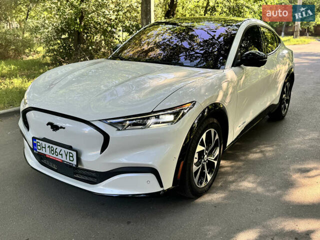Белый Форд Mustang Mach-E, объемом двигателя 0 л и пробегом 74 тыс. км за 23500 $, фото 7 на Automoto.ua