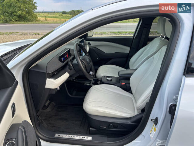 Белый Форд Mustang Mach-E, объемом двигателя 0 л и пробегом 56 тыс. км за 25700 $, фото 11 на Automoto.ua