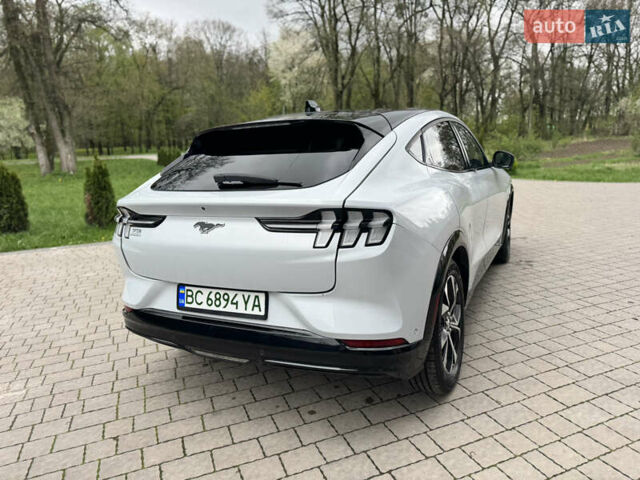Белый Форд Mustang Mach-E, объемом двигателя 0 л и пробегом 77 тыс. км за 21800 $, фото 9 на Automoto.ua