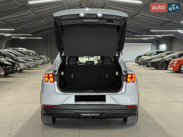 Белый Форд Mustang Mach-E, объемом двигателя 0 л и пробегом 228 тыс. км за 19900 $, фото 36 на Automoto.ua