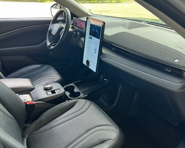 Белый Форд Mustang Mach-E, объемом двигателя 0 л и пробегом 79 тыс. км за 25300 $, фото 8 на Automoto.ua