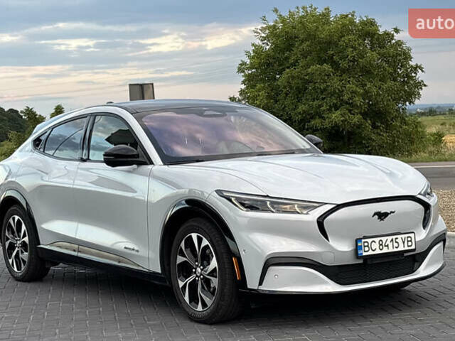 Белый Форд Mustang Mach-E, объемом двигателя 0 л и пробегом 56 тыс. км за 25700 $, фото 1 на Automoto.ua