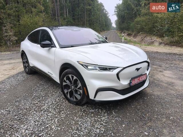 Білий Форд Mustang Mach-E, об'ємом двигуна 0 л та пробігом 116 тис. км за 21950 $, фото 8 на Automoto.ua
