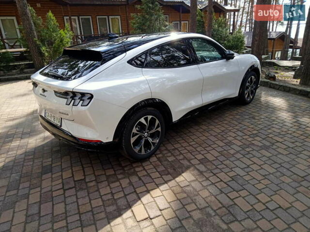 Белый Форд Mustang Mach-E, объемом двигателя 0 л и пробегом 26 тыс. км за 34900 $, фото 6 на Automoto.ua
