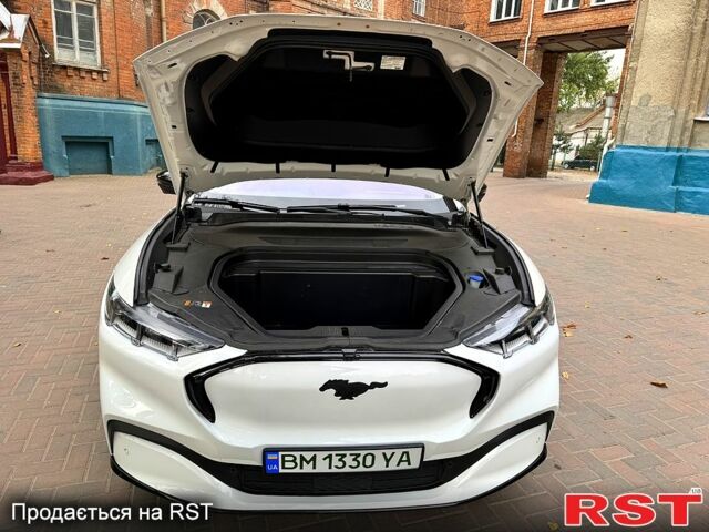 Белый Форд Mustang Mach-E, объемом двигателя 0 л и пробегом 24 тыс. км за 27999 $, фото 6 на Automoto.ua