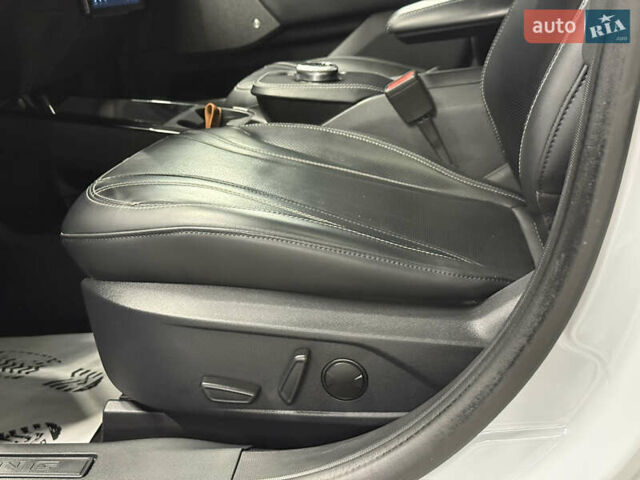 Белый Форд Mustang Mach-E, объемом двигателя 0 л и пробегом 228 тыс. км за 19900 $, фото 73 на Automoto.ua