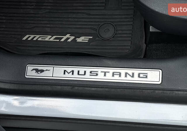 Белый Форд Mustang Mach-E, объемом двигателя 0 л и пробегом 56 тыс. км за 25700 $, фото 23 на Automoto.ua
