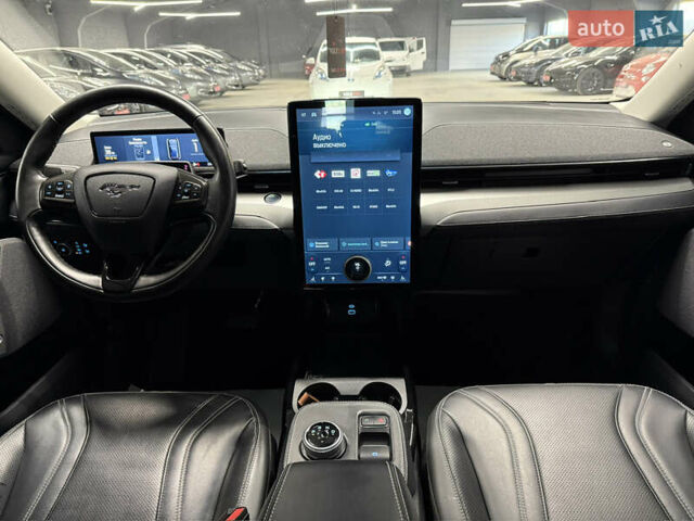 Белый Форд Mustang Mach-E, объемом двигателя 0 л и пробегом 228 тыс. км за 19900 $, фото 50 на Automoto.ua