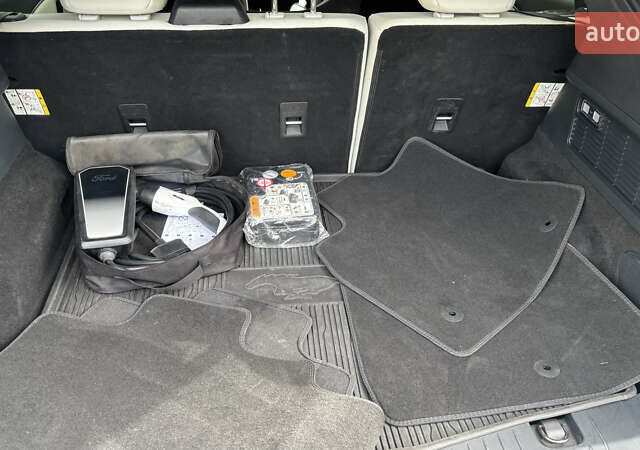 Белый Форд Mustang Mach-E, объемом двигателя 0 л и пробегом 56 тыс. км за 25700 $, фото 26 на Automoto.ua