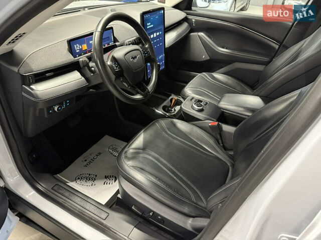 Белый Форд Mustang Mach-E, объемом двигателя 0 л и пробегом 228 тыс. км за 19900 $, фото 61 на Automoto.ua