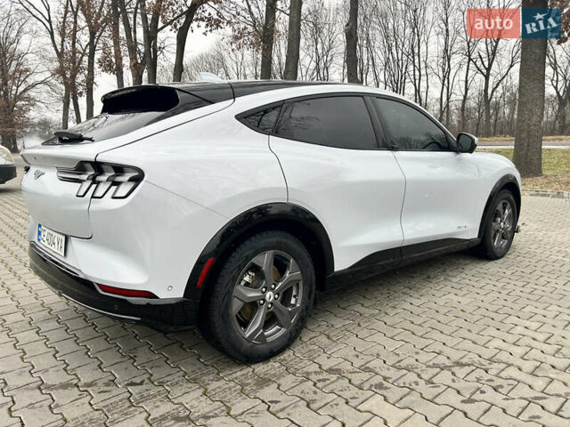 Белый Форд Mustang Mach-E, объемом двигателя 0 л и пробегом 67 тыс. км за 30000 $, фото 6 на Automoto.ua