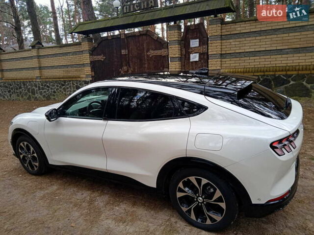 Белый Форд Mustang Mach-E, объемом двигателя 0 л и пробегом 26 тыс. км за 34900 $, фото 8 на Automoto.ua