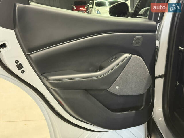 Белый Форд Mustang Mach-E, объемом двигателя 0 л и пробегом 228 тыс. км за 19900 $, фото 52 на Automoto.ua