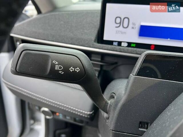 Белый Форд Mustang Mach-E, объемом двигателя 0 л и пробегом 80 тыс. км за 26640 $, фото 22 на Automoto.ua