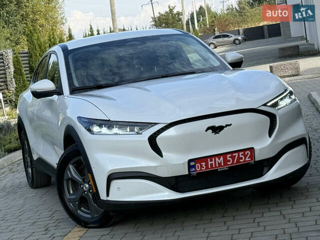 Белый Форд Mustang Mach-E, объемом двигателя 0 л и пробегом 57 тыс. км за 23600 $, фото 2 на Automoto.ua