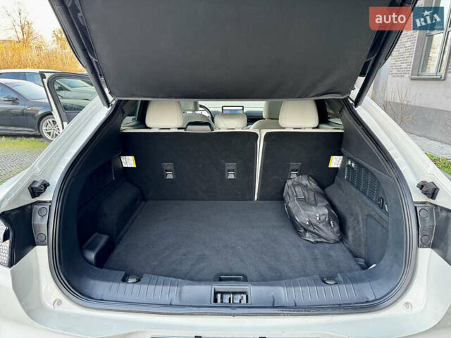 Білий Форд Mustang Mach-E, об'ємом двигуна 0 л та пробігом 42 тис. км за 25300 $, фото 29 на Automoto.ua