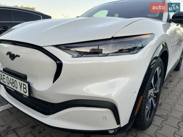 Білий Форд Mustang Mach-E, об'ємом двигуна 0 л та пробігом 48 тис. км за 26100 $, фото 4 на Automoto.ua