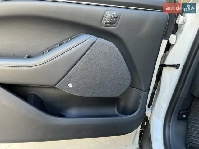 Білий Форд Mustang Mach-E, об'ємом двигуна 0 л та пробігом 48 тис. км за 25100 $, фото 18 на Automoto.ua