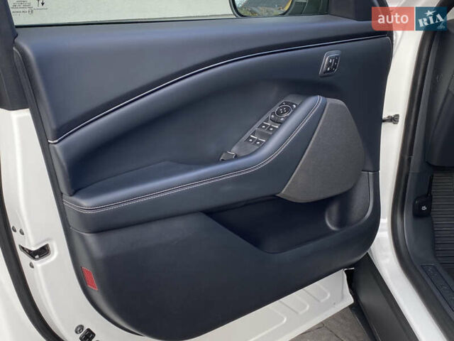 Білий Форд Mustang Mach-E, об'ємом двигуна 0 л та пробігом 58 тис. км за 22450 $, фото 61 на Automoto.ua