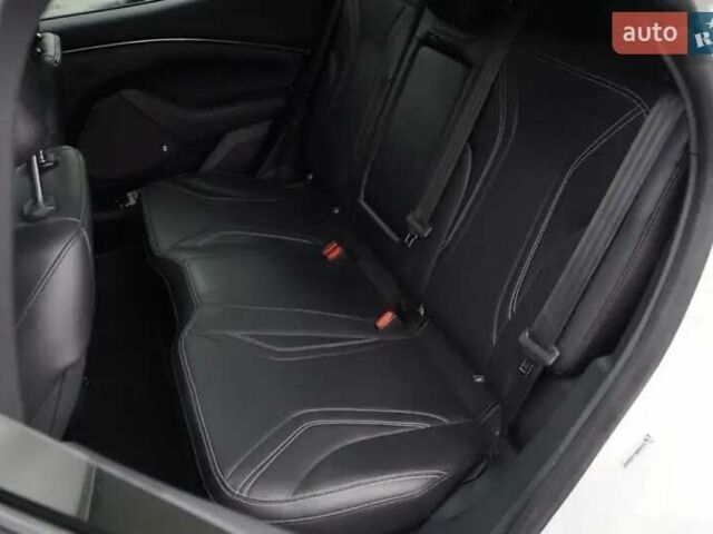 Белый Форд Mustang Mach-E, объемом двигателя 0 л и пробегом 42 тыс. км за 32500 $, фото 14 на Automoto.ua