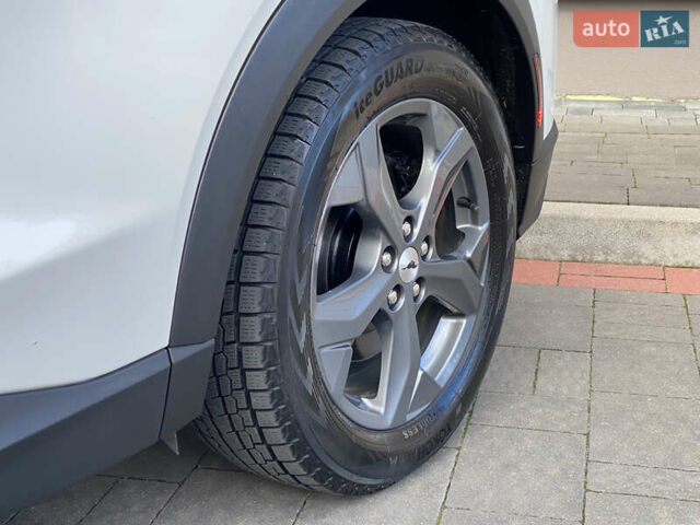 Белый Форд Mustang Mach-E, объемом двигателя 0 л и пробегом 58 тыс. км за 22950 $, фото 27 на Automoto.ua