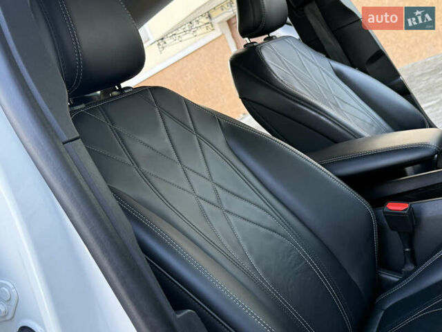 Белый Форд Mustang Mach-E, объемом двигателя 0 л и пробегом 60 тыс. км за 22200 $, фото 71 на Automoto.ua