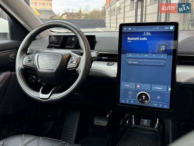 Белый Форд Mustang Mach-E, объемом двигателя 0 л и пробегом 59 тыс. км за 21950 $, фото 69 на Automoto.ua