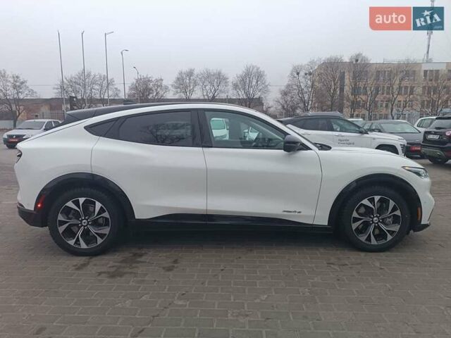 Белый Форд Mustang Mach-E, объемом двигателя 0 л и пробегом 37 тыс. км за 30500 $, фото 8 на Automoto.ua