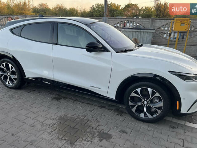 Білий Форд Mustang Mach-E, об'ємом двигуна 0 л та пробігом 48 тис. км за 25100 $, фото 9 на Automoto.ua