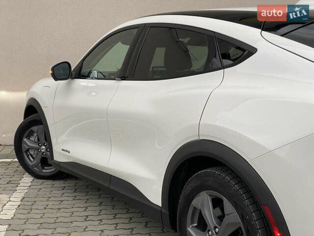 Білий Форд Mustang Mach-E, об'ємом двигуна 0 л та пробігом 58 тис. км за 22450 $, фото 60 на Automoto.ua