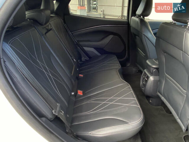 Білий Форд Mustang Mach-E, об'ємом двигуна 0 л та пробігом 58 тис. км за 22450 $, фото 91 на Automoto.ua