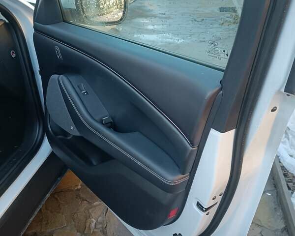 Белый Форд Mustang Mach-E, объемом двигателя 0 л и пробегом 39 тыс. км за 17000 $, фото 20 на Automoto.ua