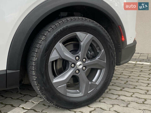 Білий Форд Mustang Mach-E, об'ємом двигуна 0 л та пробігом 58 тис. км за 22450 $, фото 35 на Automoto.ua