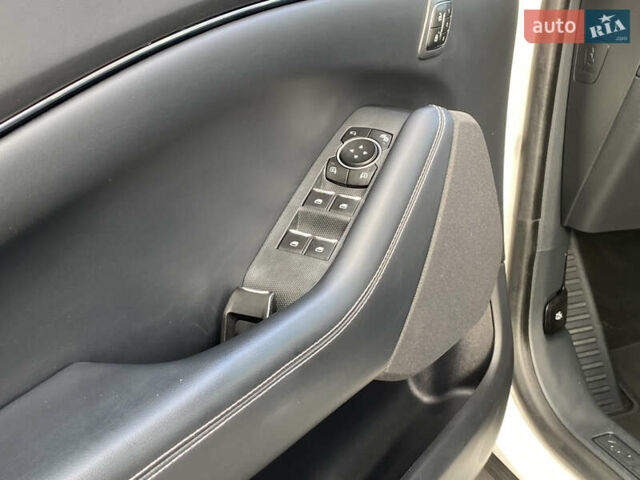 Белый Форд Mustang Mach-E, объемом двигателя 0 л и пробегом 58 тыс. км за 22950 $, фото 54 на Automoto.ua