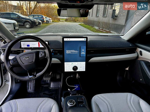 Білий Форд Mustang Mach-E, об'ємом двигуна 0 л та пробігом 42 тис. км за 25300 $, фото 36 на Automoto.ua