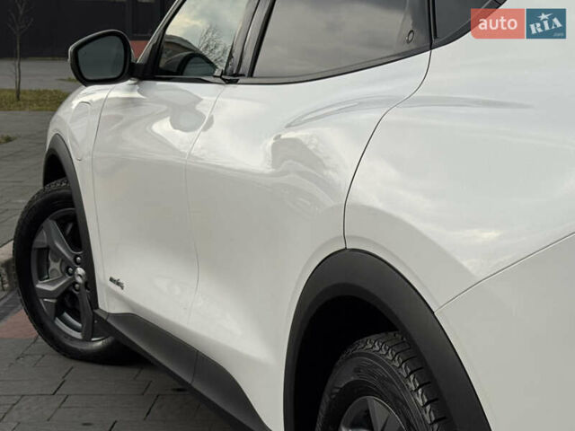 Белый Форд Mustang Mach-E, объемом двигателя 0 л и пробегом 59 тыс. км за 21950 $, фото 45 на Automoto.ua