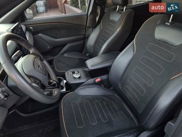 Белый Форд Mustang Mach-E, объемом двигателя 0 л и пробегом 31 тыс. км за 31999 $, фото 50 на Automoto.ua