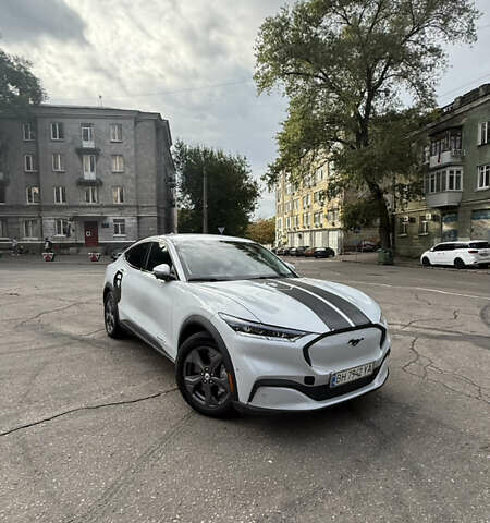 Белый Форд Mustang Mach-E, объемом двигателя 0 л и пробегом 66 тыс. км за 25000 $, фото 13 на Automoto.ua