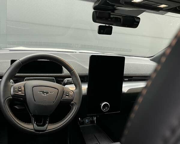Белый Форд Mustang Mach-E, объемом двигателя 0 л и пробегом 39 тыс. км за 32500 $, фото 16 на Automoto.ua
