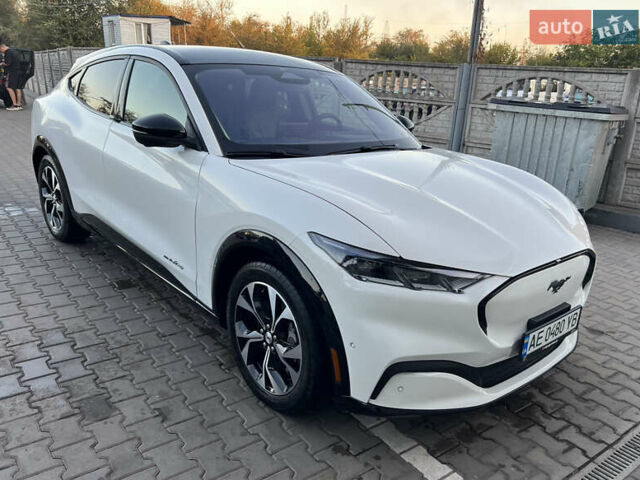 Білий Форд Mustang Mach-E, об'ємом двигуна 0 л та пробігом 48 тис. км за 26100 $, фото 1 на Automoto.ua