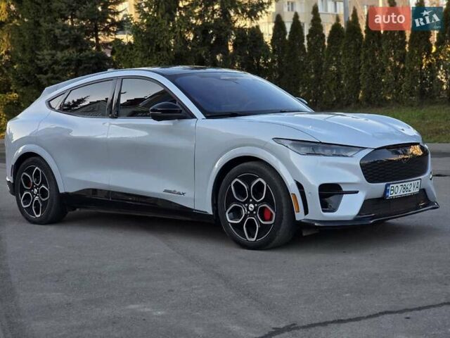 Белый Форд Mustang Mach-E, объемом двигателя 0 л и пробегом 31 тыс. км за 31999 $, фото 8 на Automoto.ua