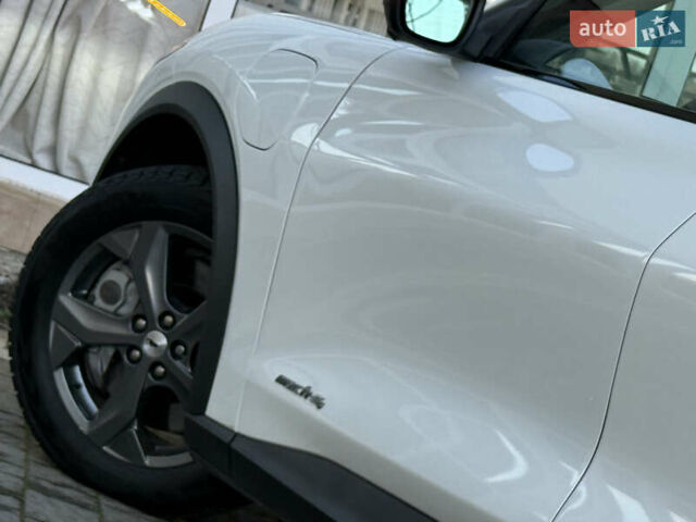 Белый Форд Mustang Mach-E, объемом двигателя 0 л и пробегом 60 тыс. км за 22200 $, фото 47 на Automoto.ua