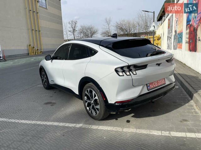 Белый Форд Mustang Mach-E, объемом двигателя 0 л и пробегом 67 тыс. км за 25900 $, фото 7 на Automoto.ua